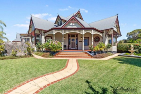 Federation home in town, close to lake & shops, Yarrawonga